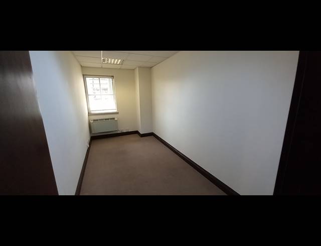 111M² OFFICE TO LET IN BRYANSTON